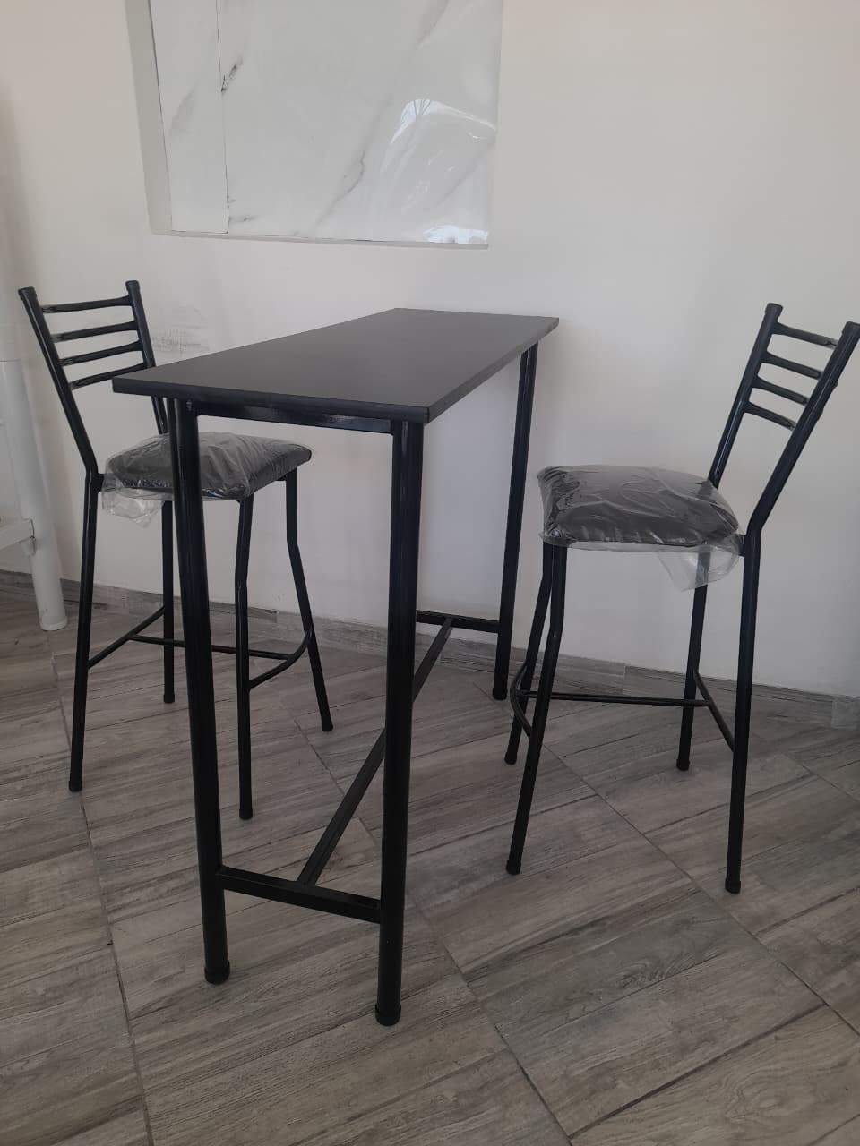 BARRA 120X40 + 2 BANQUETAS DE CAÑO MODELO "DELTA" - Image 3